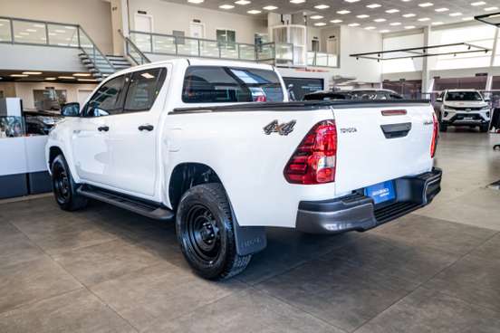 TOYOTA-HILUX-2025