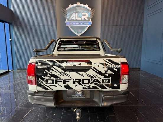 TOYOTA-HILUX-2.8 D-4D TURBO DIESEL CD POWER PACK 4X4 AUTOMÁTICO TOYOTA-HILUX-2025