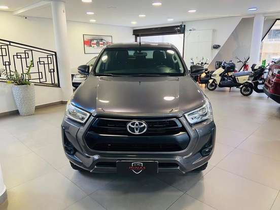 TOYOTA-HILUX-2.8 D-4D TURBO DIESEL CD SR 4X4 AUTOMÁTICO TOYOTA-HILUX-2024