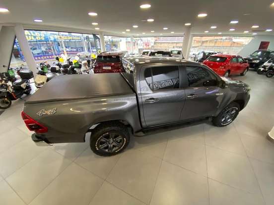 TOYOTA-HILUX-2.8 D-4D TURBO DIESEL CD SR 4X4 AUTOMÁTICO TOYOTA-HILUX-2024