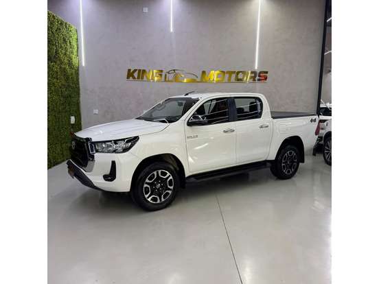 TOYOTA-HILUX-2023