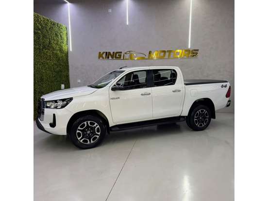 TOYOTA-HILUX-2023