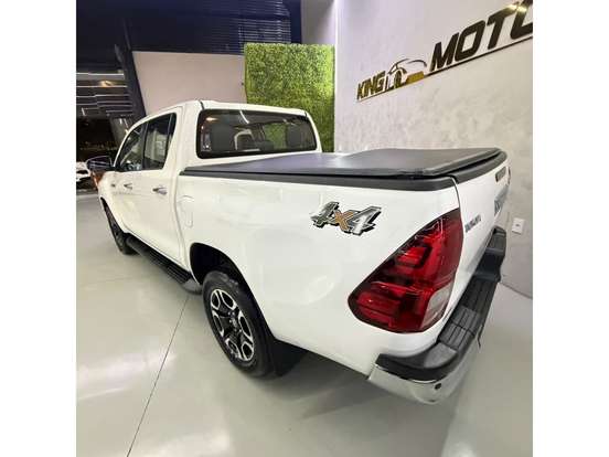 TOYOTA-HILUX-2.8 D-4D TURBO DIESEL CD SRV 4X4 AUTOMÁTICO TOYOTA-HILUX-2023
