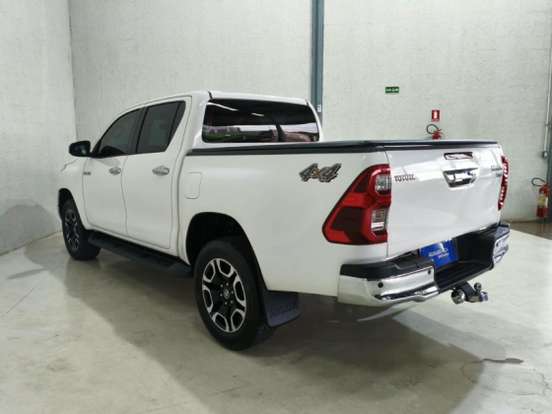 TOYOTA-HILUX-2025