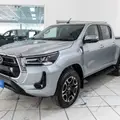 TOYOTA HILUX 2.8 D-4D TURBO DIESEL CD SRX 4X4 AUTOMÁTICO TOYOTA HILUX 2.8 D-4D TURBO DIESEL CD SRX 4X4 AUTOMÁTICO