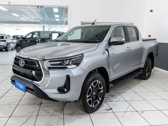 TOYOTA-HILUX-2.8 D-4D TURBO DIESEL CD SRX 4X4 AUTOMÁTICO TOYOTA-HILUX-2025