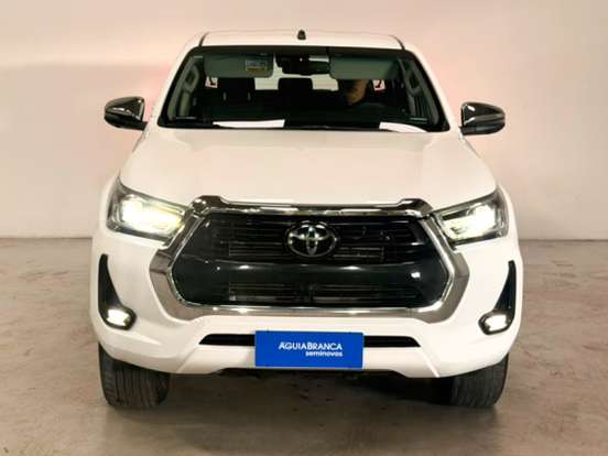 TOYOTA-HILUX-2.8 D-4D TURBO DIESEL CD SRX 4X4 AUTOMÁTICO TOYOTA-HILUX-2023