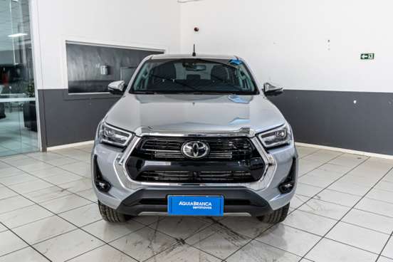TOYOTA-HILUX-2025