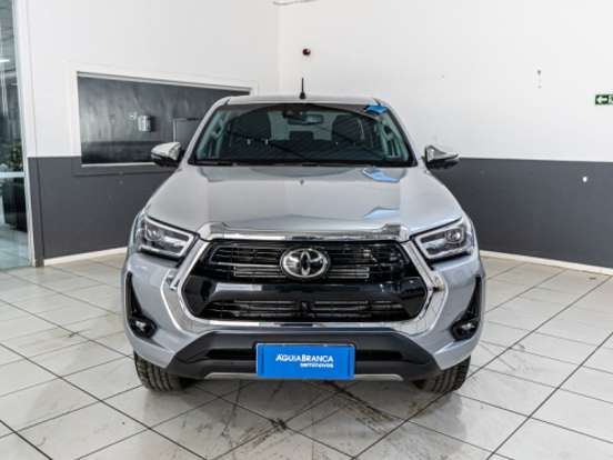 TOYOTA-HILUX-2.8 D-4D TURBO DIESEL CD SRX 4X4 AUTOMÁTICO TOYOTA-HILUX-2025