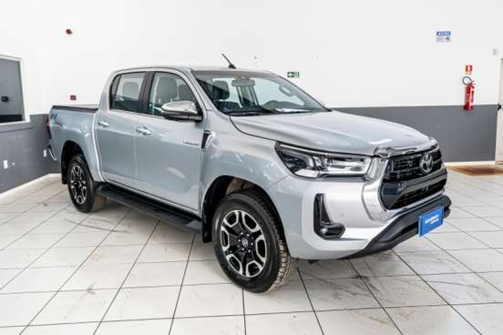 TOYOTA-HILUX-2025