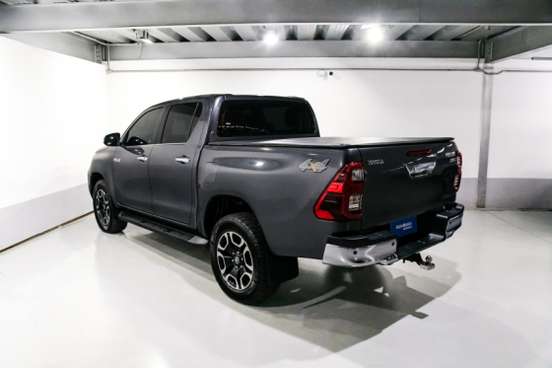TOYOTA-HILUX-2023