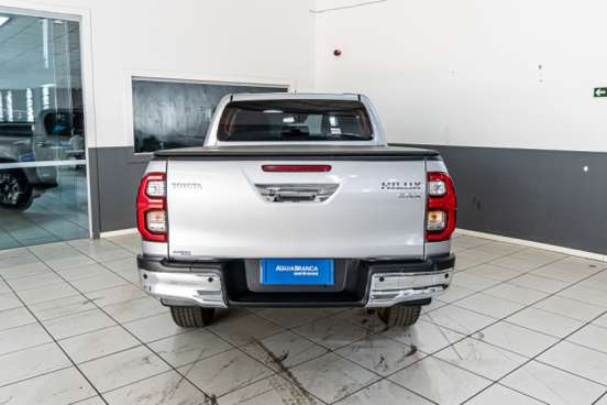 TOYOTA-HILUX-2025
