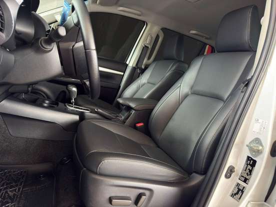 TOYOTA-HILUX-2023