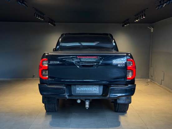 TOYOTA-HILUX-2.8 D-4D TURBO DIESEL CD SRX 4X4 AUTOMÁTICO TOYOTA-HILUX-2021