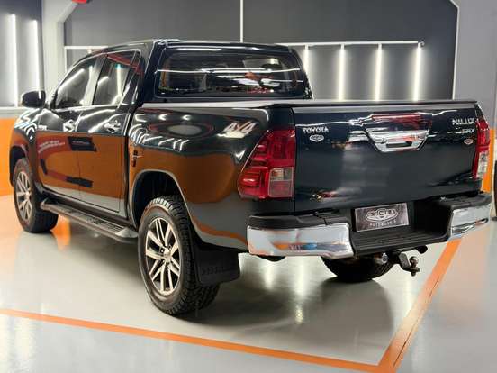TOYOTA-HILUX-2.8 SRX 4X4 CD 16V DIESEL 4P AUTOMÁTICO TOYOTA-HILUX-2017