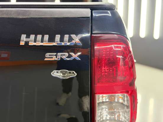 TOYOTA-HILUX-2017