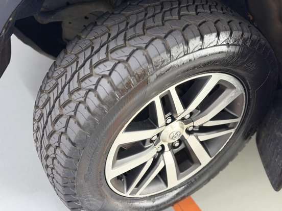 TOYOTA-HILUX-2017