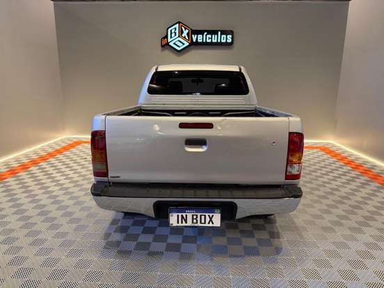 TOYOTA-HILUX-2010
