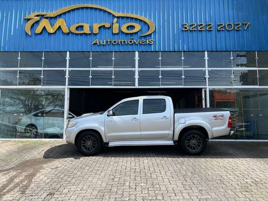 TOYOTA-HILUX-2014