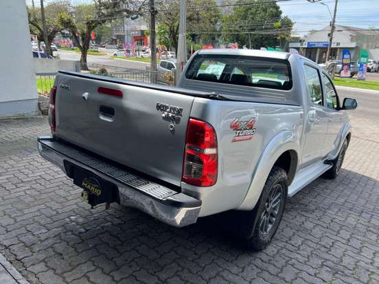 TOYOTA-HILUX-2014