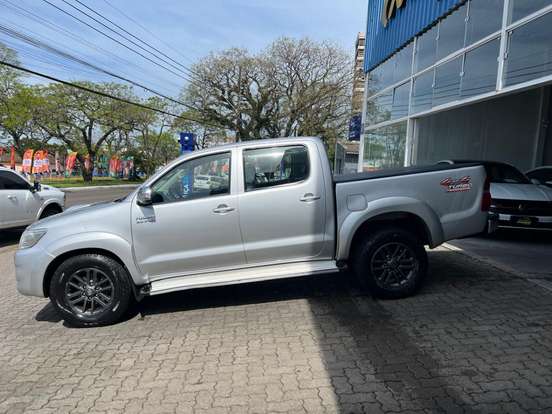 TOYOTA-HILUX-3.0 SRV 4X4 CD 16V TURBO INTERCOOLER DIESEL 4P AUTOMÁTICO TOYOTA-HILUX-2014