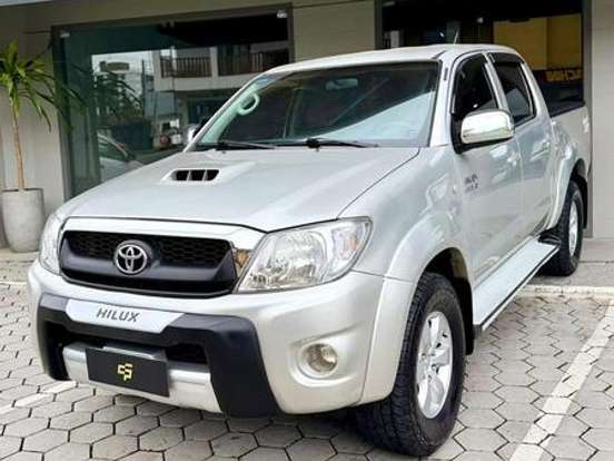TOYOTA-HILUX-3.0 SRV 4X4 CD 16V TURBO INTERCOOLER DIESEL 4P AUTOMÁTICO TOYOTA-HILUX-2011