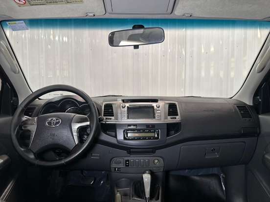 TOYOTA-HILUX-2012