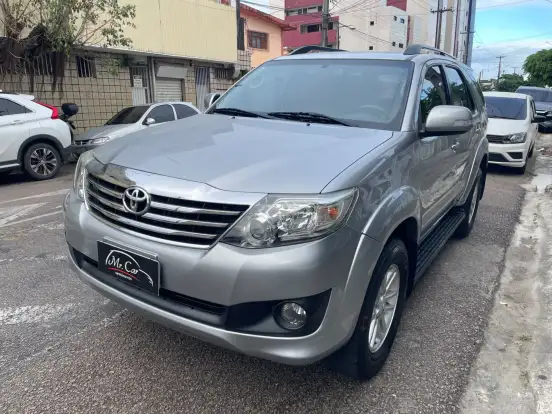TOYOTA-HILUX SW4-2.7 SR 7 LUGARES 4X2 16V FLEX 4P AUTOMÁTICO TOYOTA-HILUX SW4-2015