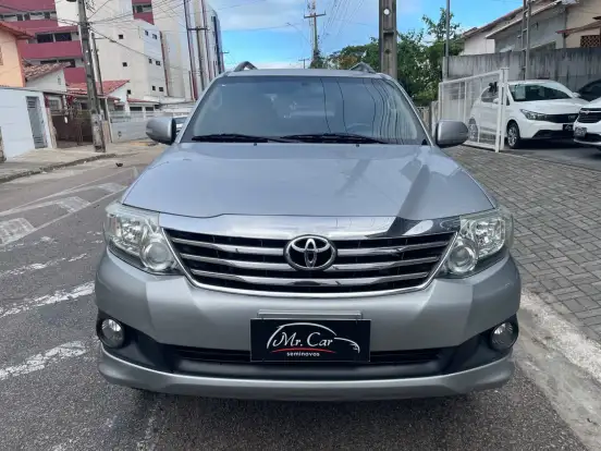 TOYOTA-HILUX SW4-2.7 SR 7 LUGARES 4X2 16V FLEX 4P AUTOMÁTICO TOYOTA-HILUX SW4-2015