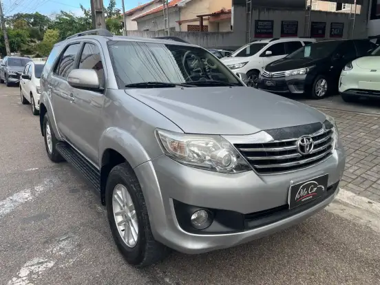 TOYOTA-HILUX SW4-2.7 SR 7 LUGARES 4X2 16V FLEX 4P AUTOMÁTICO TOYOTA-HILUX SW4-2015