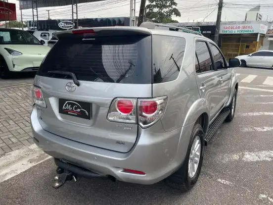 TOYOTA-HILUX SW4-2.7 SR 7 LUGARES 4X2 16V FLEX 4P AUTOMÁTICO TOYOTA-HILUX SW4-2015