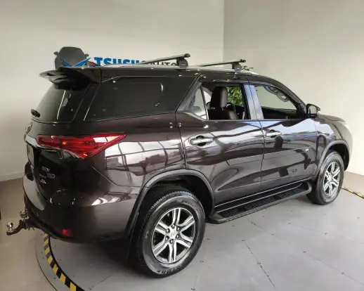TOYOTA-HILUX SW4-2018