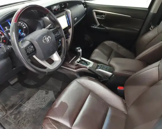 TOYOTA-HILUX SW4-2018