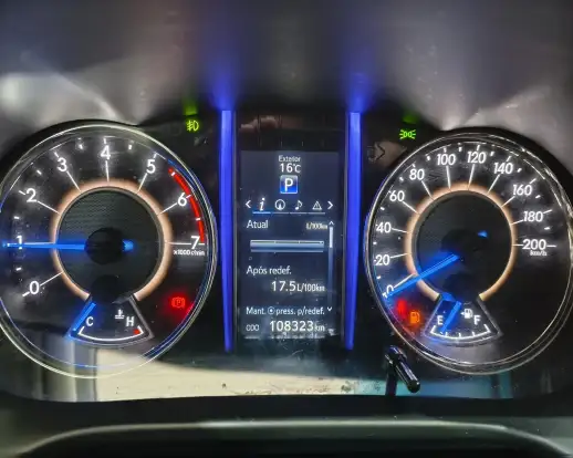 TOYOTA-HILUX SW4-2018