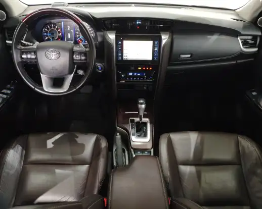 TOYOTA-HILUX SW4-2018
