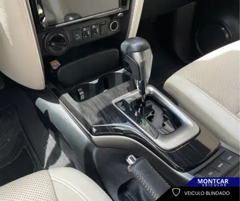 TOYOTA-HILUX SW4-2023