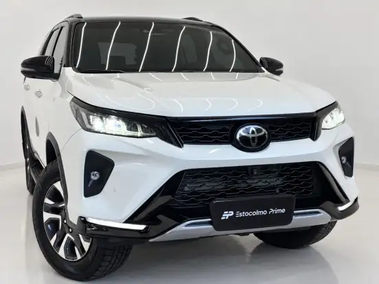 TOYOTA-HILUX SW4-2022