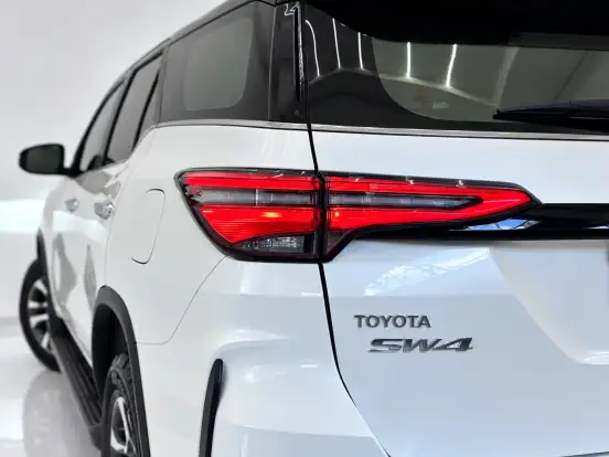 TOYOTA-HILUX SW4-2022