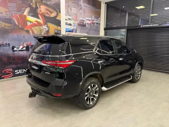 TOYOTA-HILUX SW4-2.8 D-4D TURBO DIESEL SRX 7L 4X4 AUTOMÁTICO TOYOTA-HILUX SW4-2021