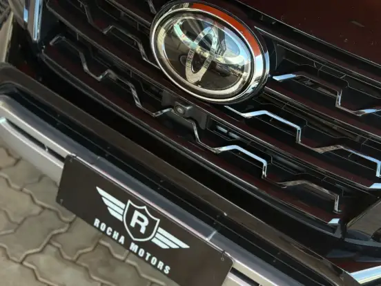 TOYOTA-HILUX SW4-2023