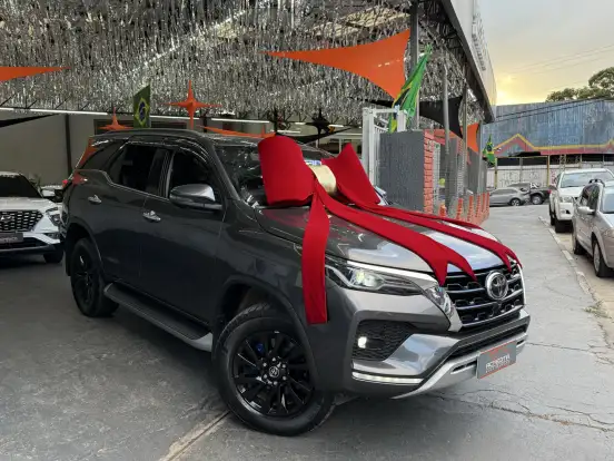 TOYOTA-HILUX SW4-2022