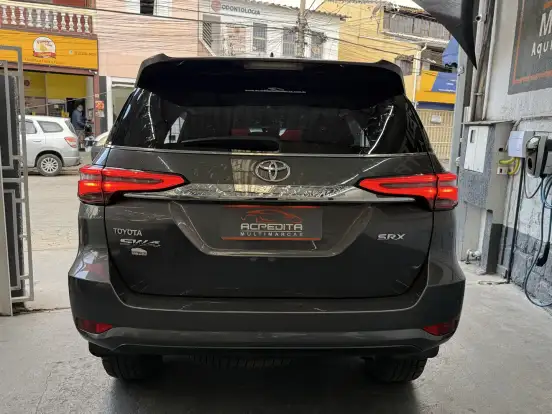 TOYOTA-HILUX SW4-2022