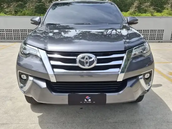 TOYOTA-HILUX SW4-2.8 SRX 4X4 7 LUGARES 16V TURBO INTERCOOLER DIESEL 4P AUTOMÁTICO TOYOTA-HILUX SW4-2019