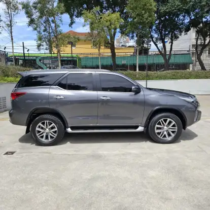TOYOTA-HILUX SW4-2019