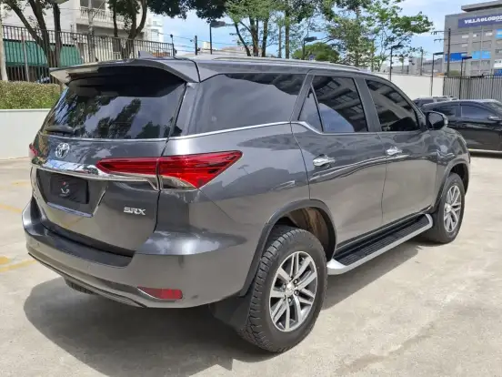 TOYOTA-HILUX SW4-2.8 SRX 4X4 7 LUGARES 16V TURBO INTERCOOLER DIESEL 4P AUTOMÁTICO TOYOTA-HILUX SW4-2019