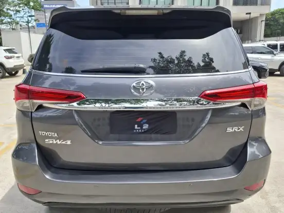 TOYOTA-HILUX SW4-2.8 SRX 4X4 7 LUGARES 16V TURBO INTERCOOLER DIESEL 4P AUTOMÁTICO TOYOTA-HILUX SW4-2019