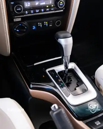 TOYOTA-HILUX SW4-2019