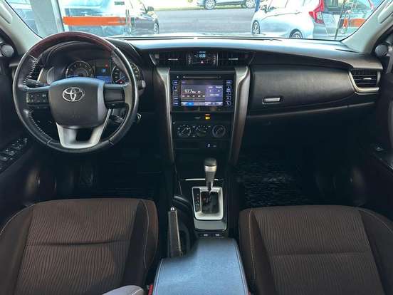 TOYOTA-HILUX SW4-2017