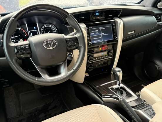 TOYOTA-HILUX SW4-2.8 D-4D TURBO DIESEL DIAMOND 7L 4X4 AUTOMÁTICO TOYOTA-HILUX SW4-2022