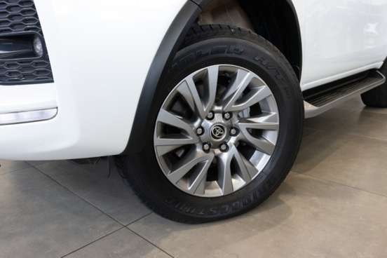 TOYOTA-HILUX SW4-2.8 D-4D TURBO DIESEL SRX 4X4 AUTOMÁTICO TOYOTA-HILUX SW4-2023